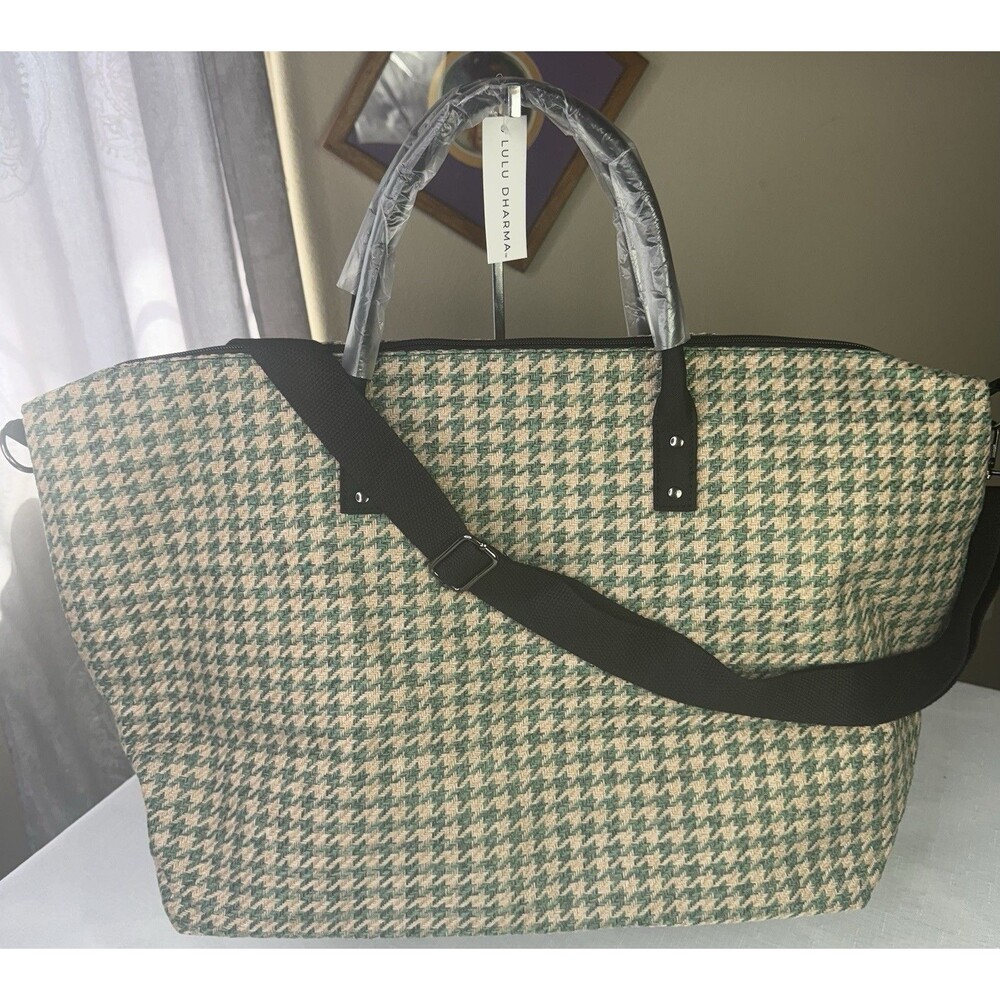 Lulu Dharma Houndstooth Weekender Bag Crossbody Strap Green Tan LDW32G1OS - Picture 1 of 9